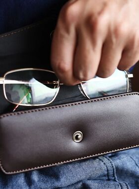 Upscale Belt Wearable PU Glasses Case Men Portable Leather R