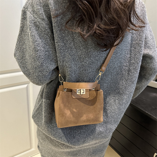 复古风手提包女2026新款质感小众通勤斜挎包单肩包通用款女包小包