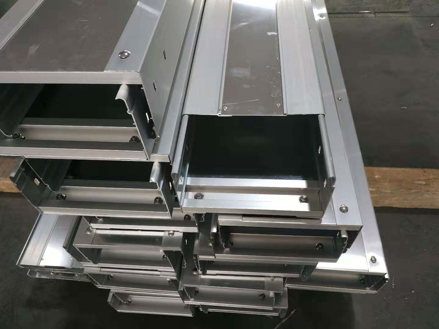 铝合金桥架400*100 铝合金组装桥架100*400  铝型材 组合走线架