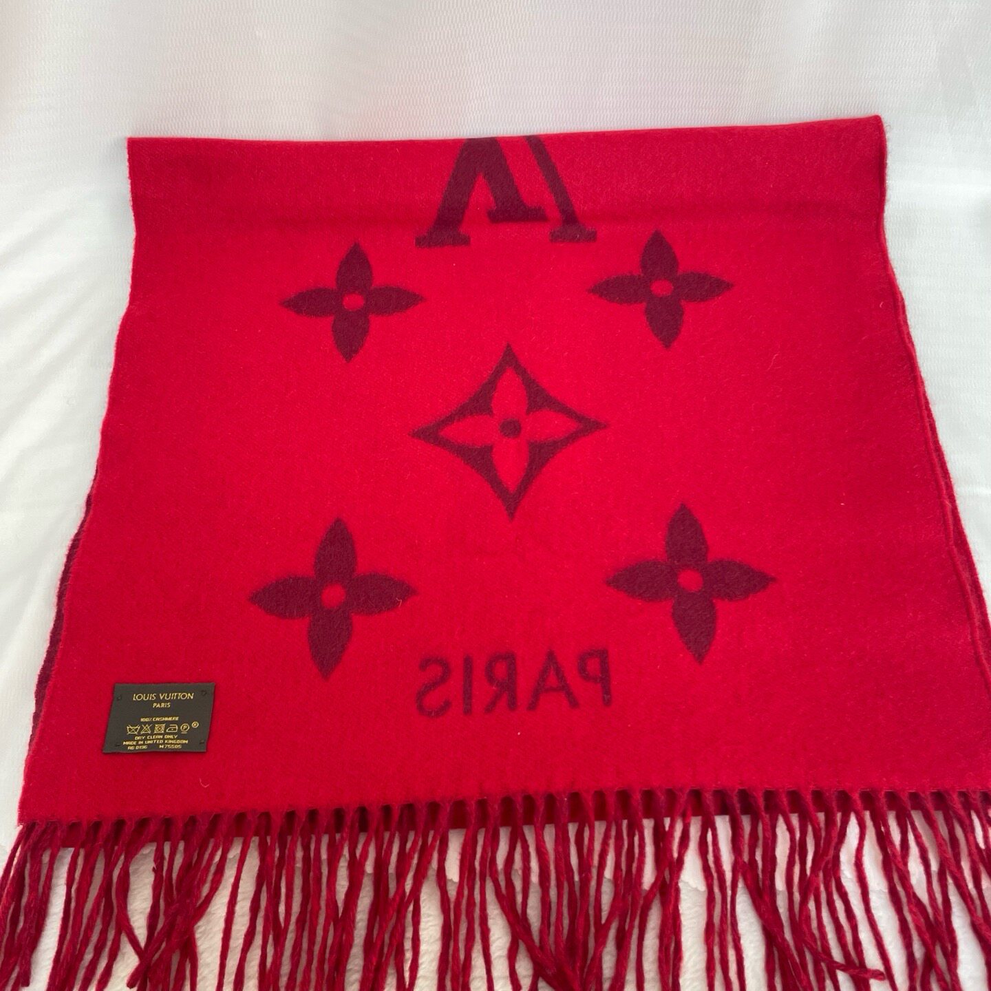 lv 红色羊绒围巾