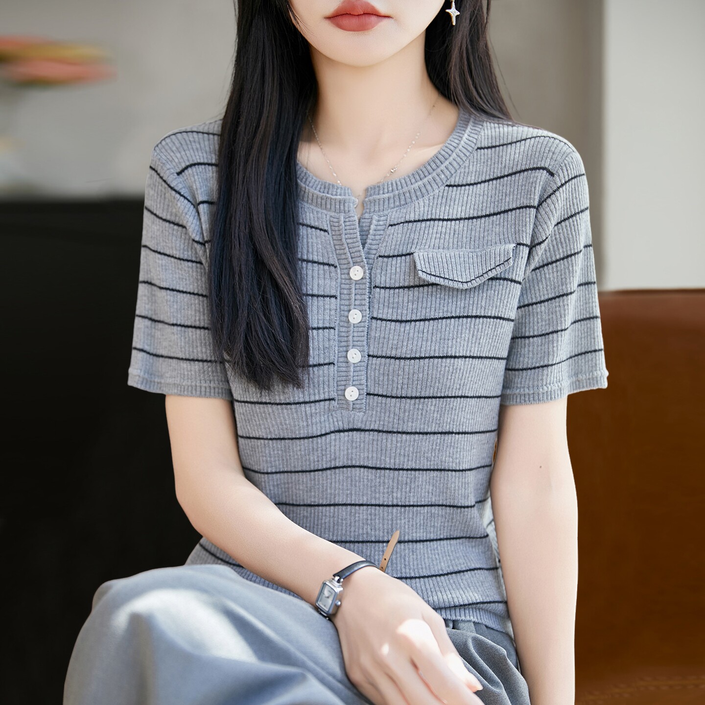 拉夏贝尔 V领条纹针织短袖t恤女夏季薄款冰丝针织衫大码女装上衣