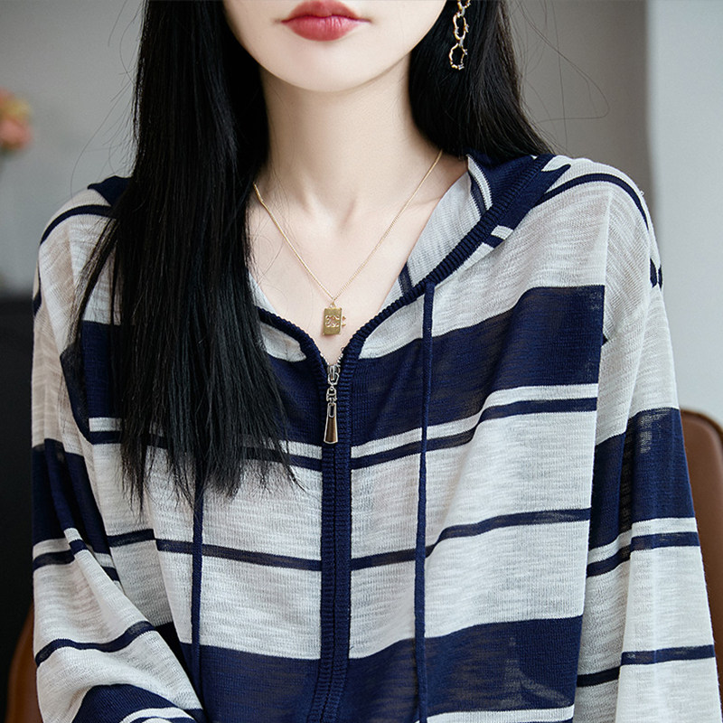 拉夏贝尔早秋条纹拉链针织开衫外套女春秋外搭洋气大码女装上衣