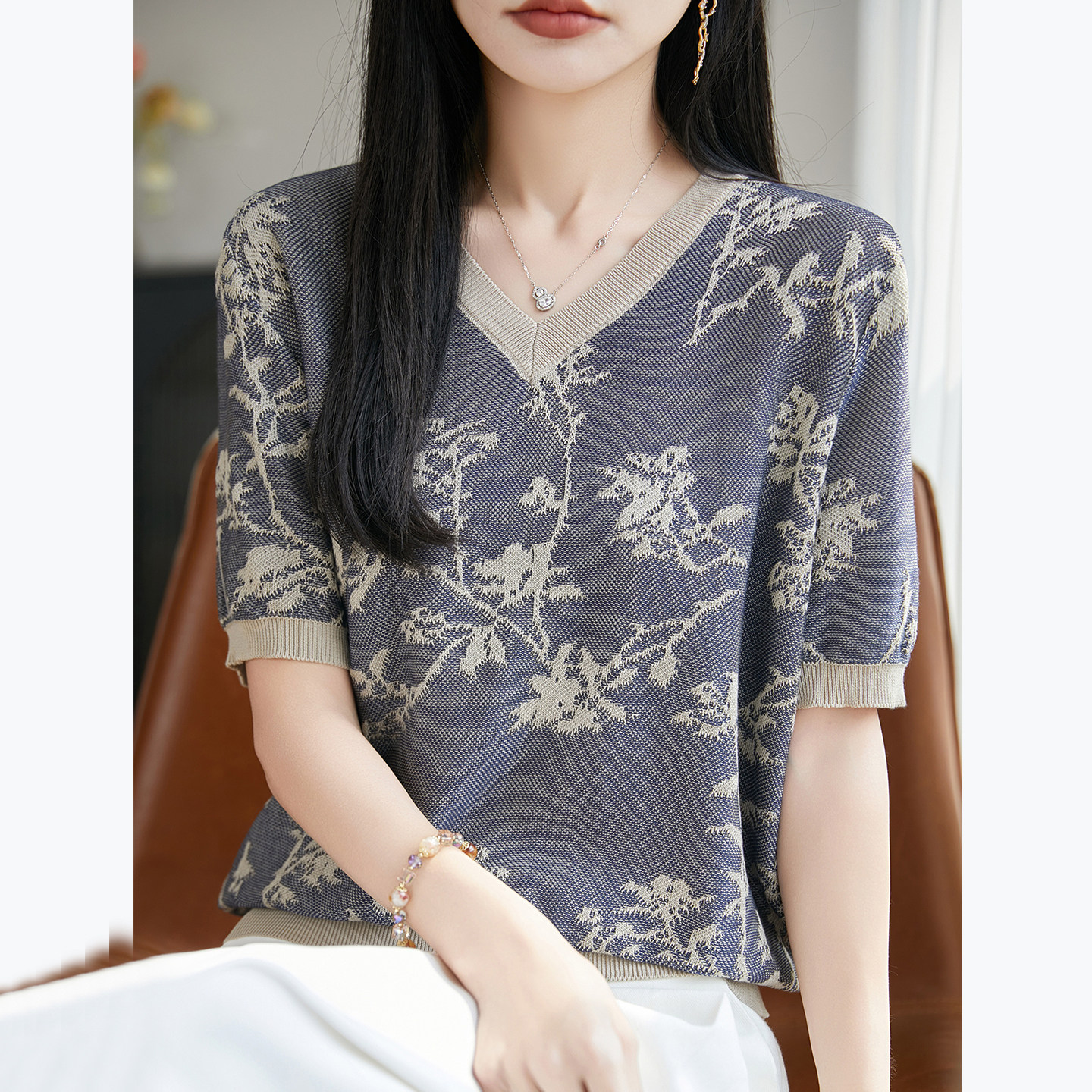 时尚V领提花短袖t恤女夏季薄款冰丝针织衫大码女装上衣