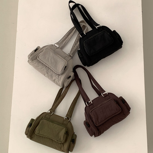 高级感尼龙材质多口袋波士顿包女