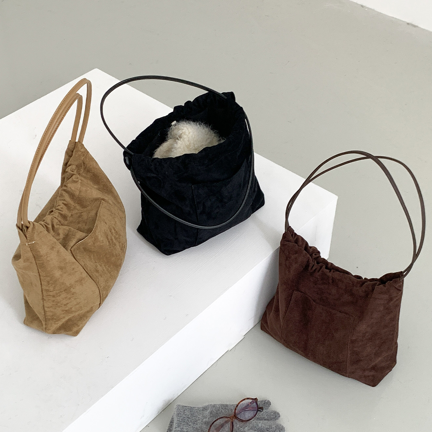 2025秋冬新款麂皮绒大容量水桶包