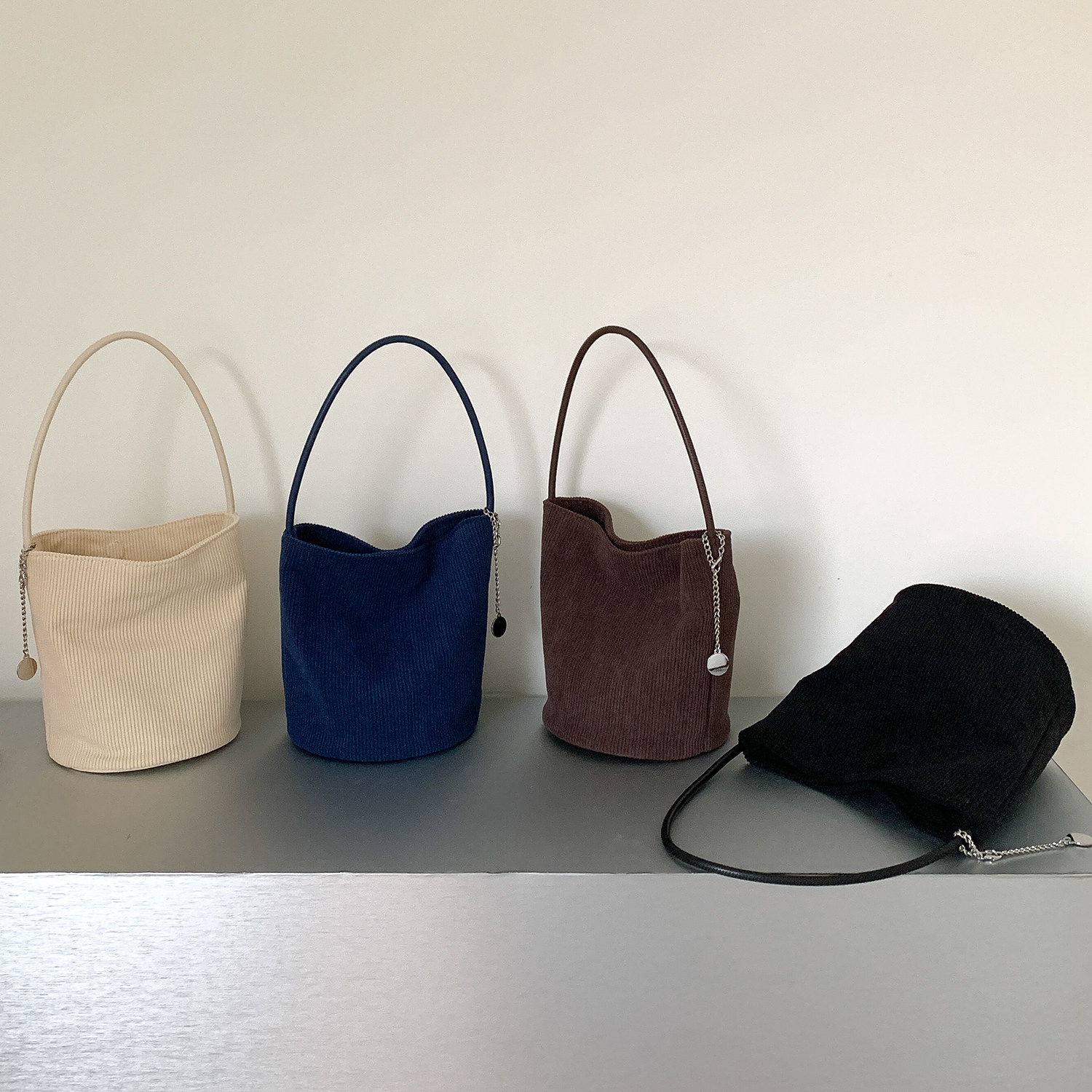 EMORRIN韩版小众设计灯芯绒质感手提水桶包百搭时尚单肩腋下包,箱包皮具/热销女包/男包,单肩包,淘宝优惠券,粉丝福利购,淘宝优惠卷