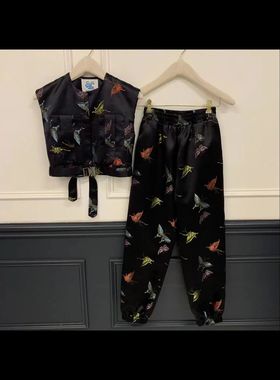 SCC小壁虎壁虎服饰2022年新款黑色缎面彩色刺绣蝴蝶裤子马甲套