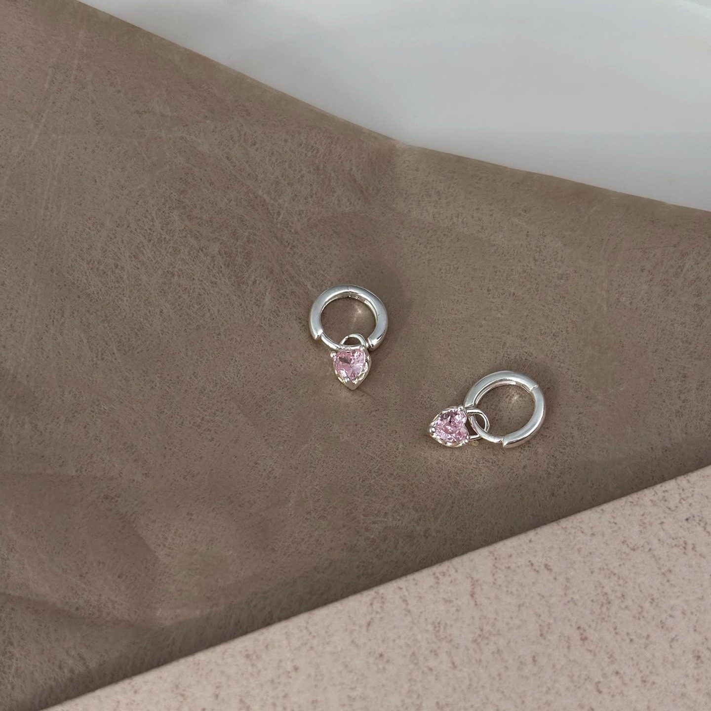 飞鸟屿城「蜜桃」925纯银粉色爱心精致迷你简约百搭耳扣耳环耳圈,饰品/流行首饰/时尚饰品新,耳钉,淘宝优惠券,粉丝福利购,淘宝优惠卷