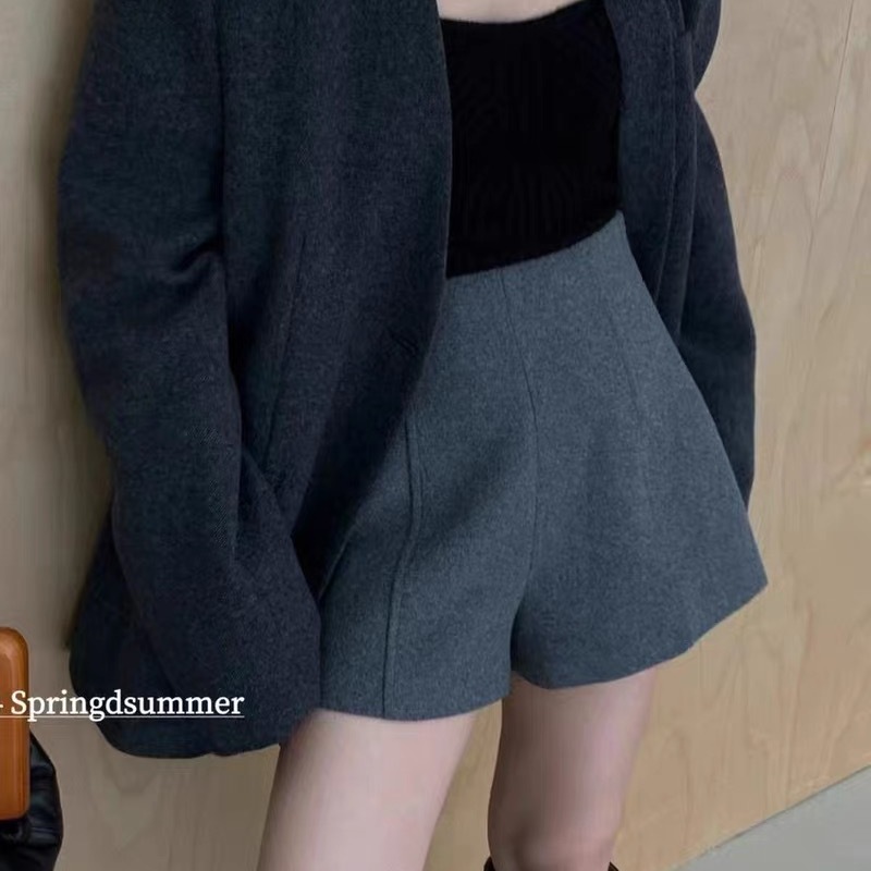 灰色毛呢短裤女梨形身材秋冬