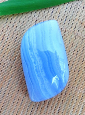 S形规则天然蓝玉髓不定形吊坠