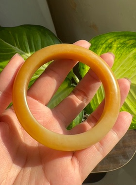 新疆和田玉且末黄金糖手镯泥鳅背镯油润细腻带证书