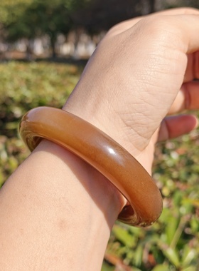 新疆和田玉且末红糖手镯油润细腻泥鳅背