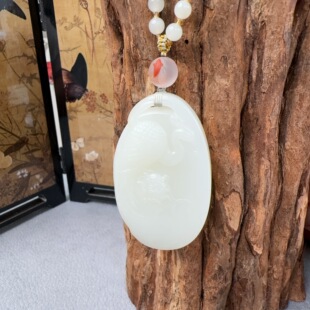 新疆和田玉籽料羊脂白玉凤穿牡丹吊坠挂件男女款重46.8克带证书