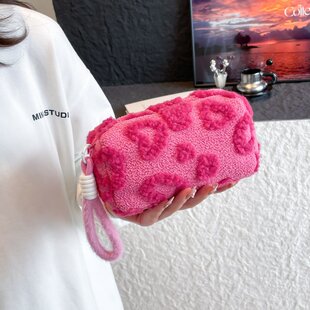 甜美爱心毛绒大容量可爱化妆品收纳包便携旅行收纳袋旅行洗漱包