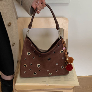 秋冬季复古小包包女2025新款通勤百搭斜挎包时尚单肩腋下包水桶包