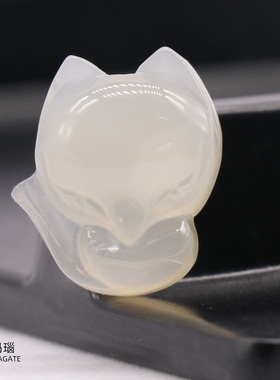 【茜茜珠饰】白玛瑙红玛瑙印度玛瑙雕刻小狐狸吊坠项链挂件 三色