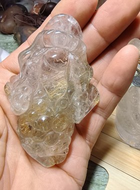 天然金发晶水晶金蟾摆件把玩件