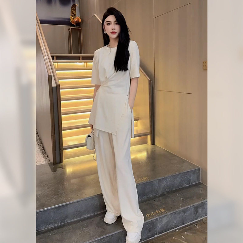 欧货休闲运动套装女夏季2026新款洋气收腰设计感不规则短袖两件套