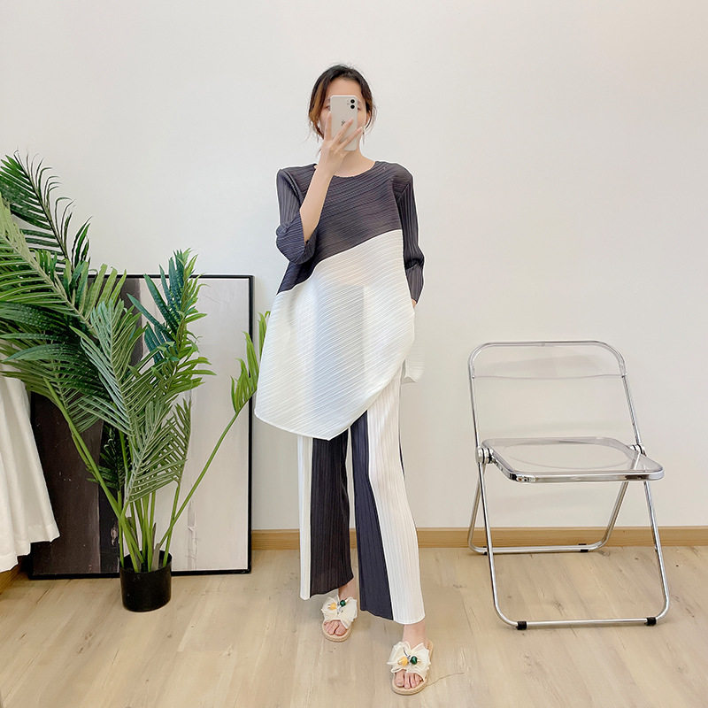 褶皱时尚运动套装女2026夏季新款拼色斜角上衣撞色直筒裤两件套