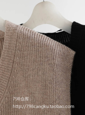 798仓库9.10毛衣马甲侧边纽扣款套头宽松纯色背心2A24106