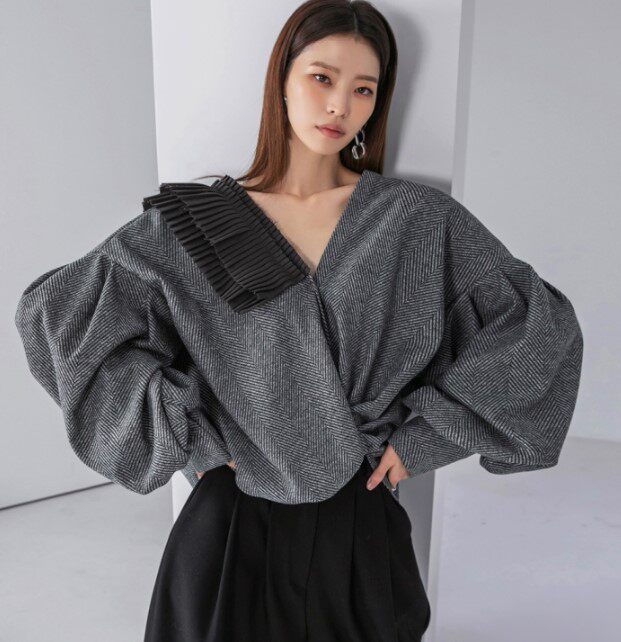 韩国代购dint廓形衬衫女未完成设计感高级小众宽松v领泡泡袖上衣