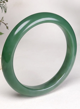 收藏级和田碧玉无黑点女款玉镯
