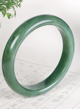 收藏级和田碧玉老料无黑点手镯