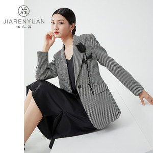 佳人苑短外套女2024年春季新款时尚黑白格纹收腰设计西装上衣气质