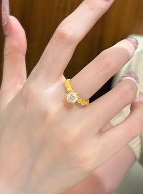 结婚戒指锆石对戒仿真黄金色婚嫁首饰订婚指环假钻戒求婚道具一对