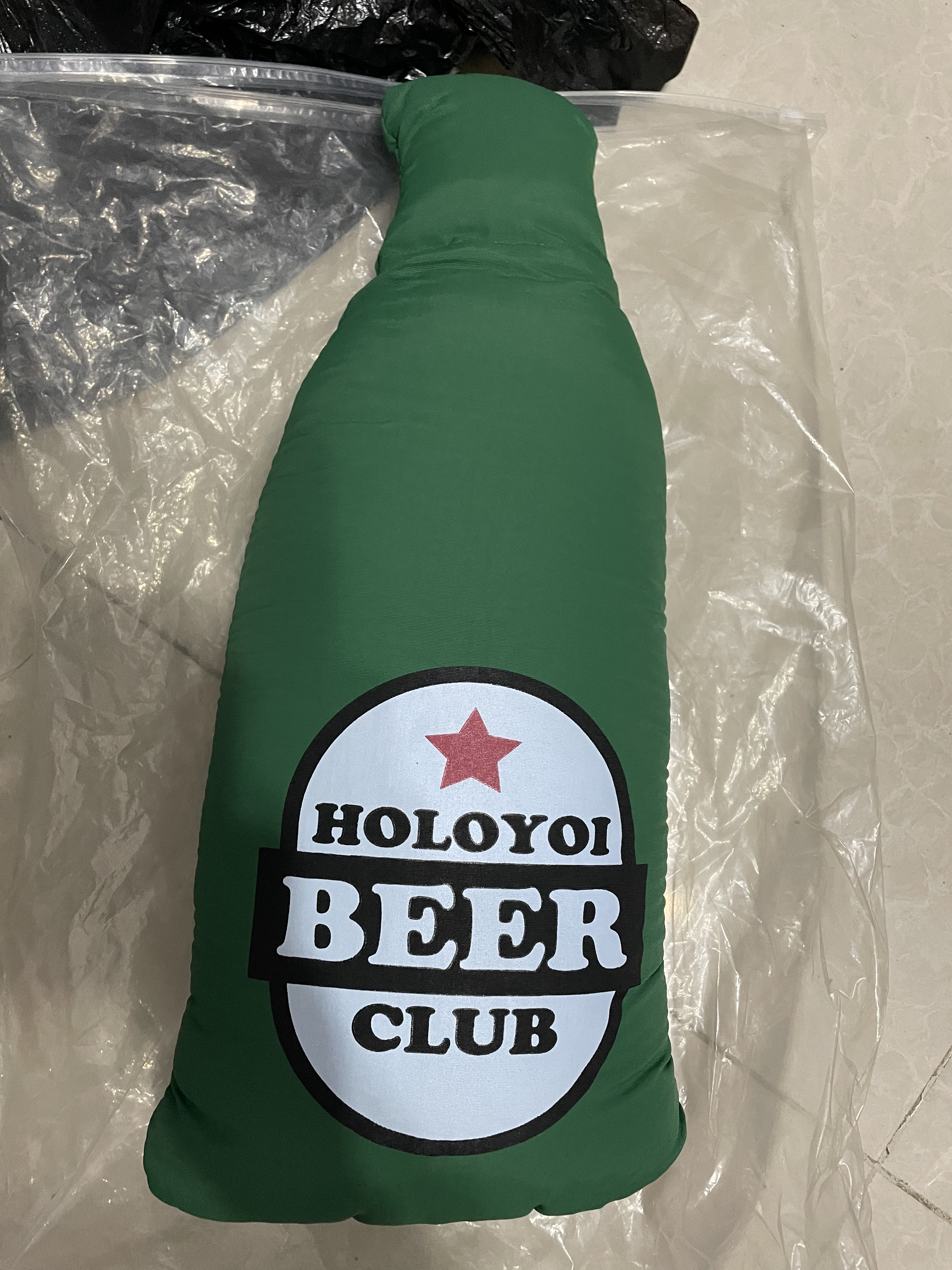 出口日本外贸户外山系grn啤酒瓶造型可折叠斗篷毛毯多功能抱枕