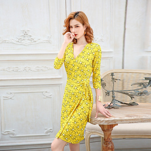 DVF2026 显瘦黄色太阳花印花度假裹身裙女PG 欧美新品 连衣裙修身