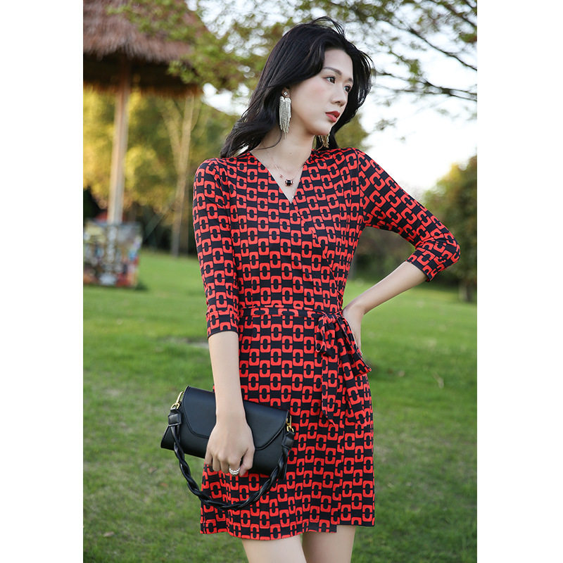 欧美新品欧美女装同款红色锁链印花短款裹身裹胸连衣裙PG DVF春夏