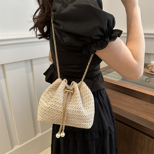 草编织小包包女水桶包初秋2024新款洋气抽带链条包小众潮流斜挎包