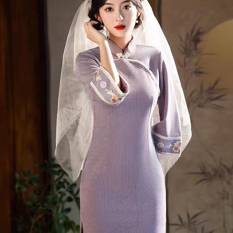高级感新中式改良旗袍秋冬款气质年轻韵味紫色连衣裙斗篷披肩套装