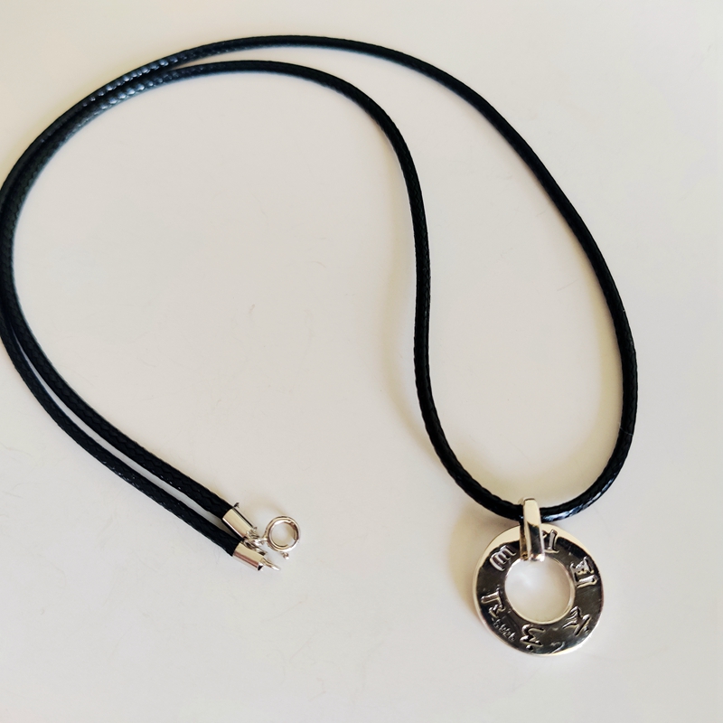 西藏民俗六字真言观音菩萨心咒转运环银饰吊坠项链挂件民族风情侣