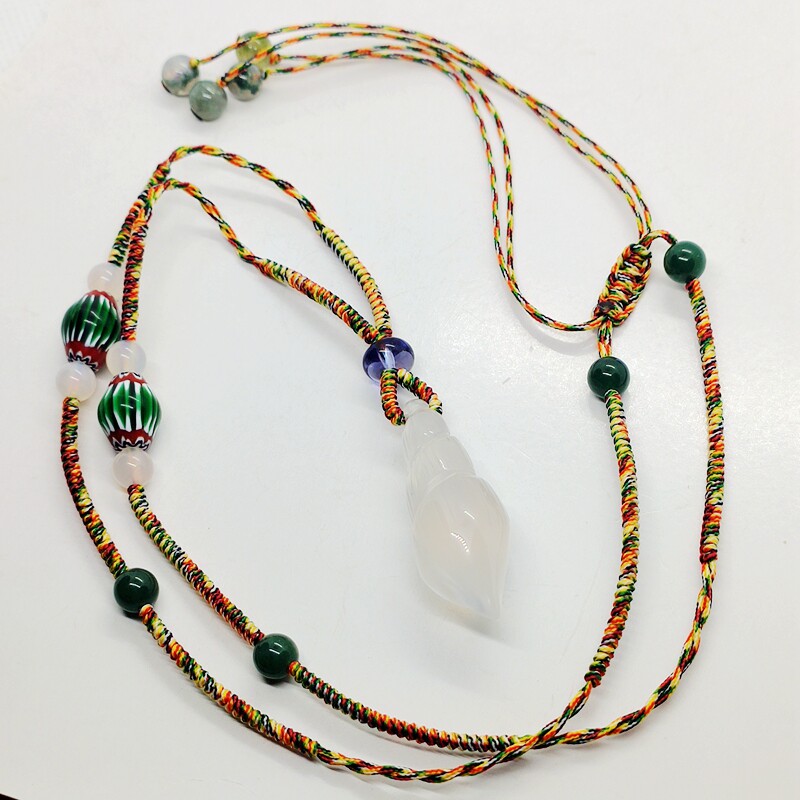 天然玛瑙雕刻招财进宝白海螺吊坠民族风百搭车挂五彩绳多宝项链