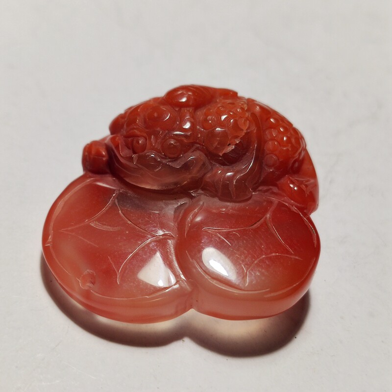 手工雕刻南红玛瑙吊坠天然材质diy配饰本命年太岁饰品护符