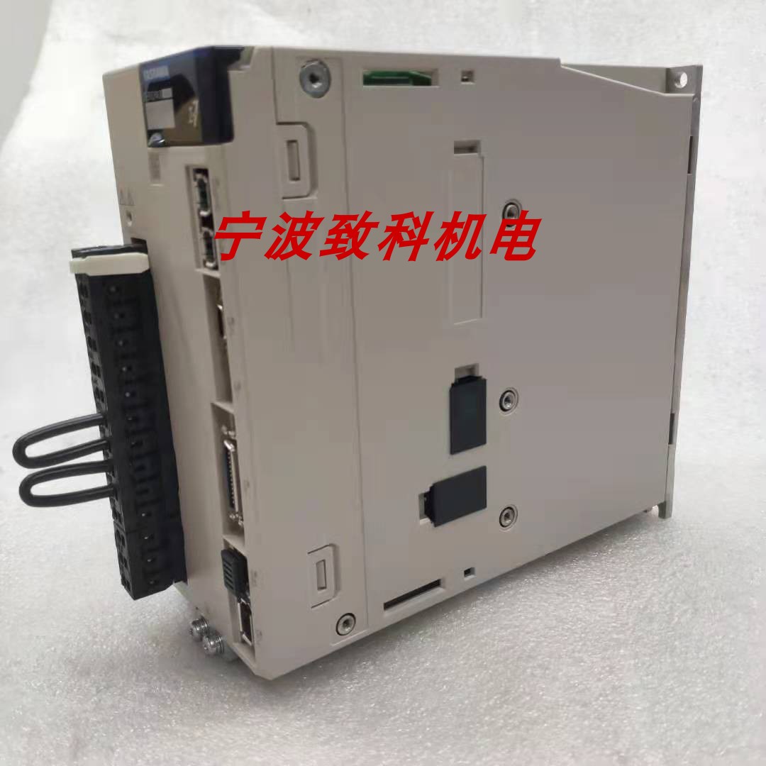 SGDV-5R5A11A SGDV-OF01A YASKAWA 安川驱动器二手 现货 9新质保