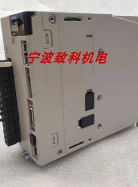 SGDV-5R5A11A SGDV-OF01A YASKAWA 安川驱动器二手 现货 9新质保