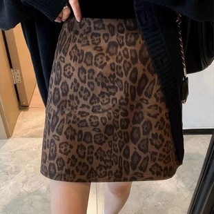 鹿皮绒复古豹纹短裙显瘦a字裙2025秋冬新款 美拉德百搭辣妹半身裙