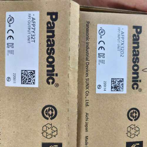 PLC模块，型号AFP7Y32T和AFP7X32