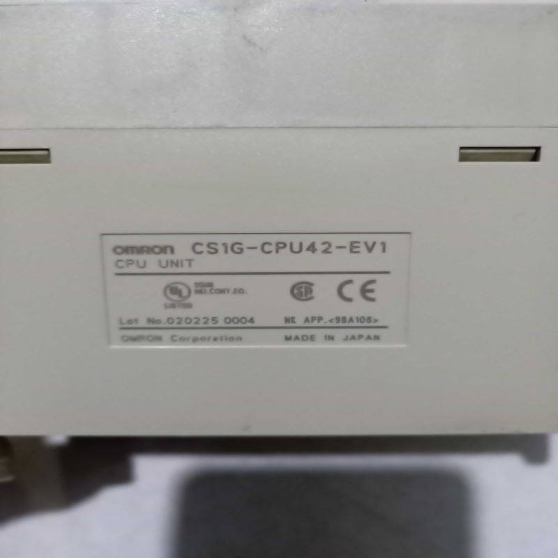 PLC 模块控制器CS1G-CPU42-EV1拆机少盖实图