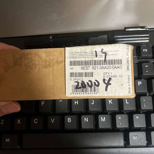 PLC模块，型号6ES7 921-3AA20-0AA0