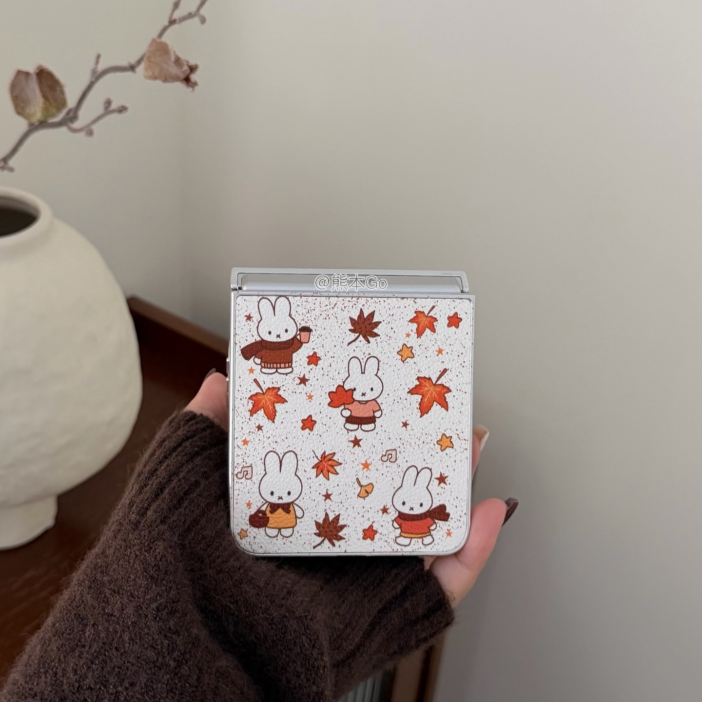 秋冬可爱兔子三星ZFLIP7手机壳