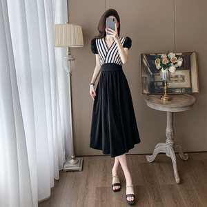 4221气质显瘦女神范V领连衣裙女2024新款夏季轻奢高级感裙子