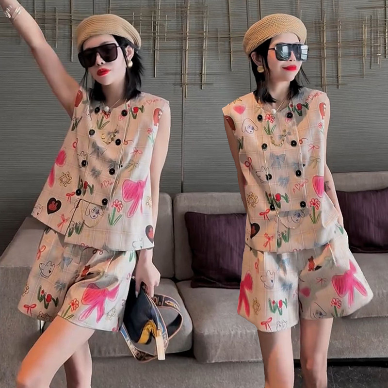 气质减龄时尚小香风套装女夏季新品不规则涂鸦无袖背心短裤两件套,女装/女士精品,时尚套装,淘宝优惠券,粉丝福利购,淘宝优惠卷