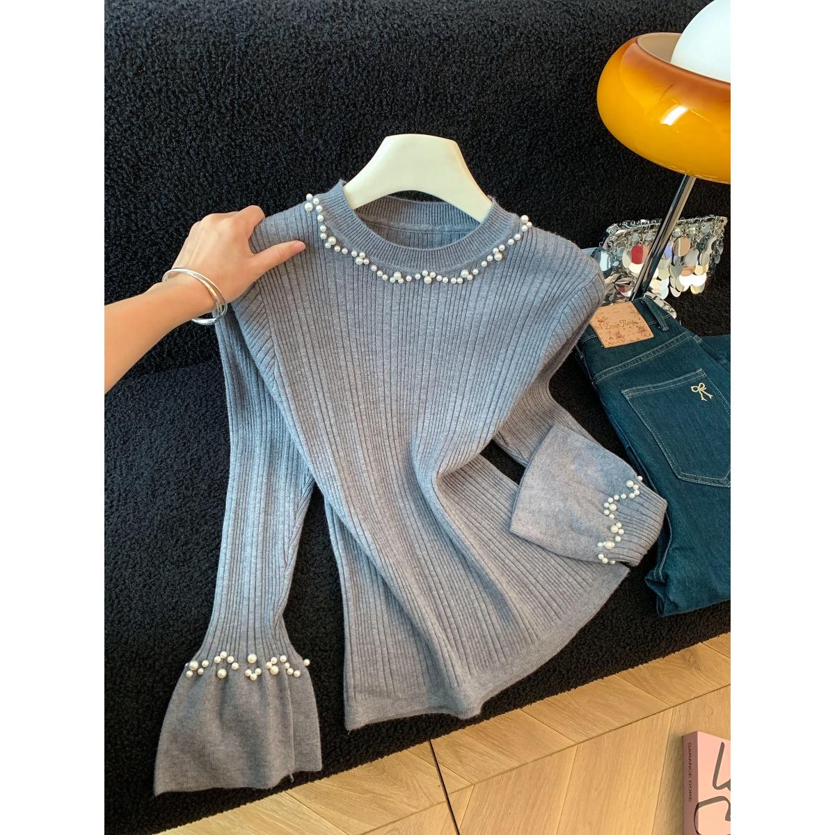 韩系工艺钉珠喇叭袖针织衫女秋冬新款气质修身打底衫别致内搭上衣