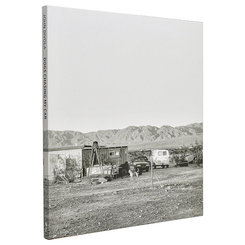 【预售】约翰·迪沃拉|沙漠中追逐我车的狗 JOHN DIVOLA | Dogs Chasing My Car in the Desert 原版英文摄影作品集图书