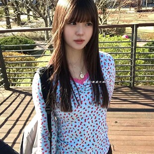 韩国代购 faerie 小众F.E.E.S蕾丝边草莓碎花七分袖上衣 T恤 打底