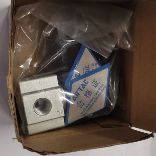 原装全新亚德客3V206NOB电磁阀，现货出售